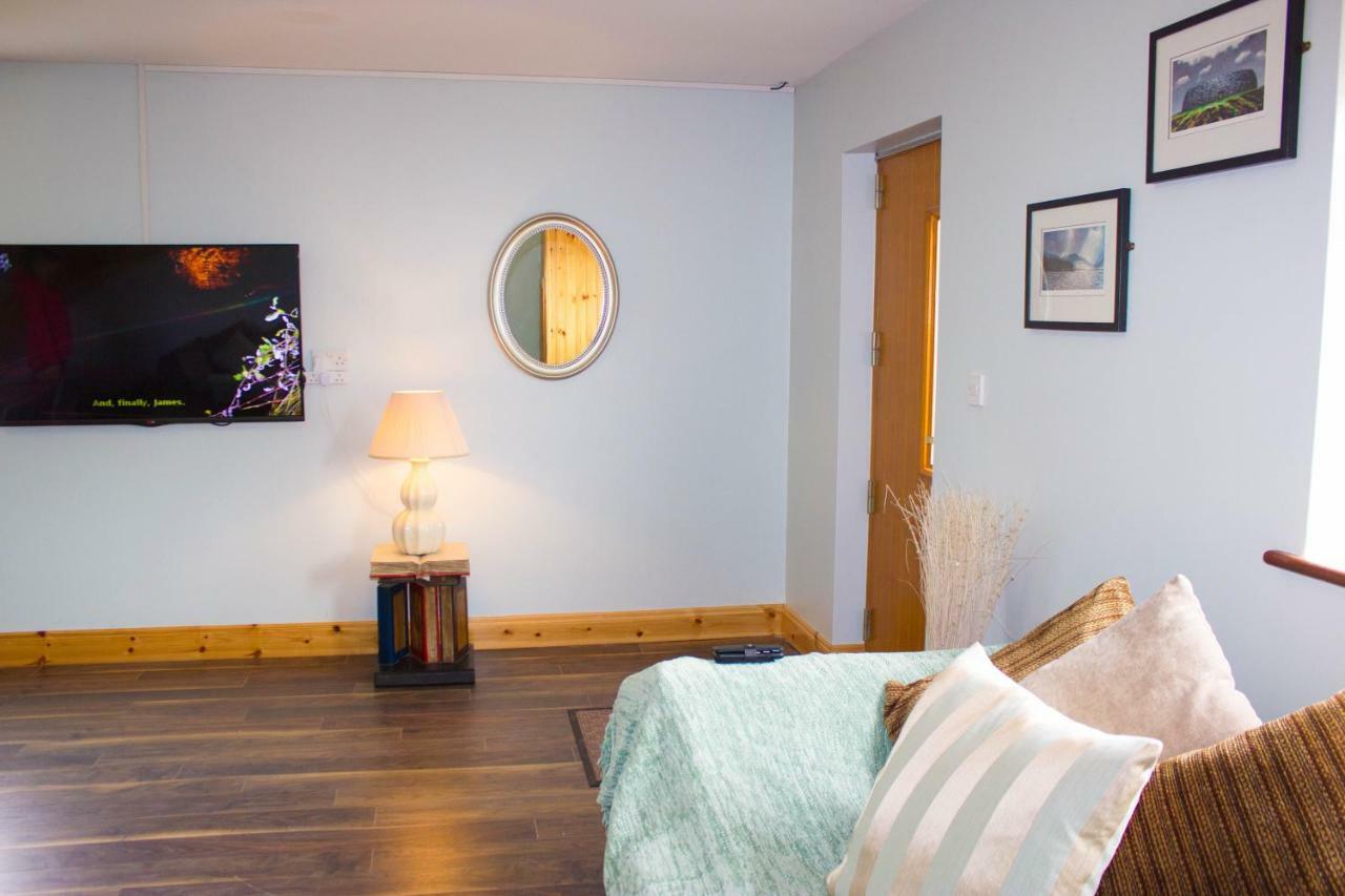 NEW Stunning Ocean Breeze Apartment Port na Blaiche Buitenkant foto